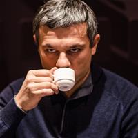 Кого бэккерит Трояновский?