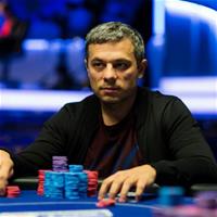 Владимир Трояновский один из чип-лидеров турнира SCOOP за 5 200$